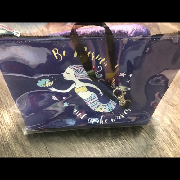 ⭐️🧜♀️Mermaid SeeThrough Printed 3-1 Cosmetic Bag - Picture 5 of 7